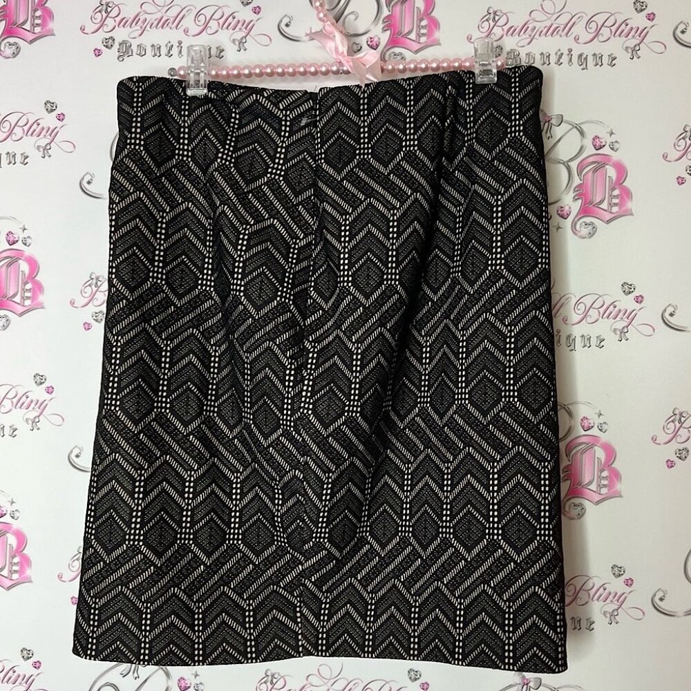 Ann Taylor Black and Silver Pencil Skirt Lacie Aztec lace style black beige